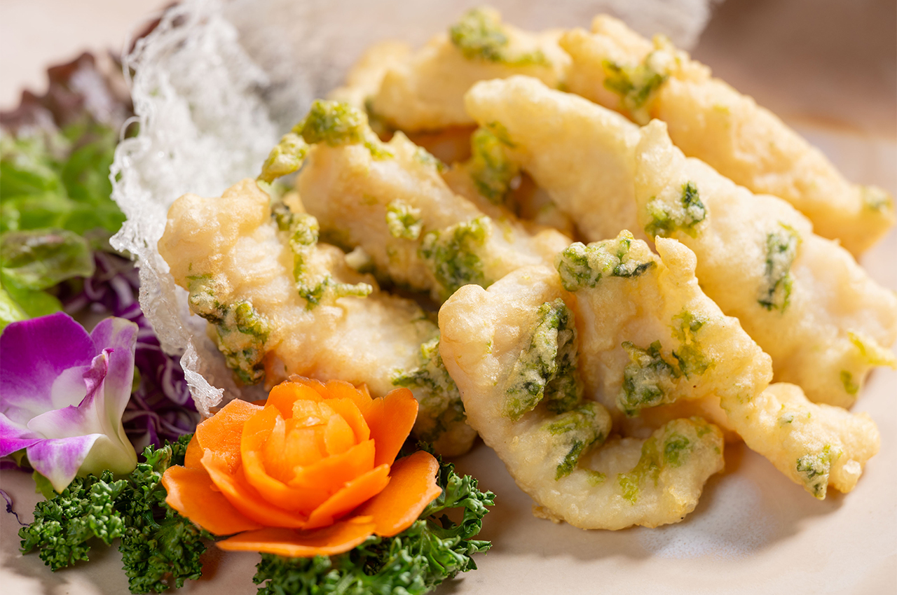 白身魚のアオサ（ヒトエグサ）衣揚げ